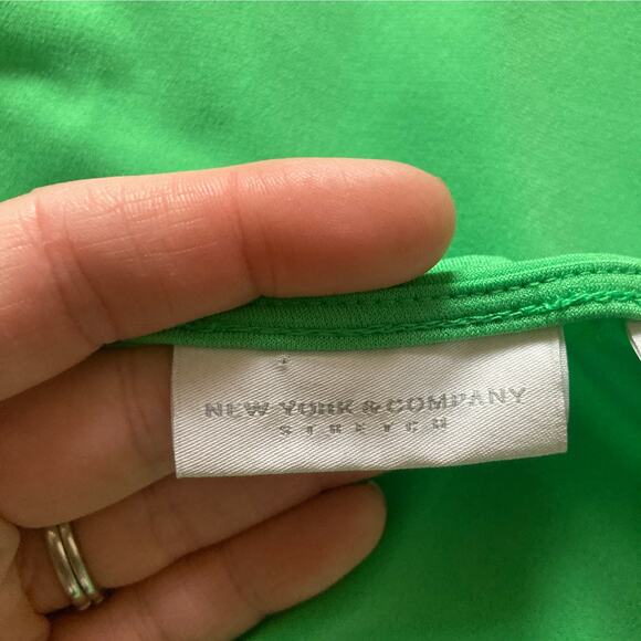 New York & Co Kelly Green Stretch Pullover Top, Size M - Picture 4 of 7
